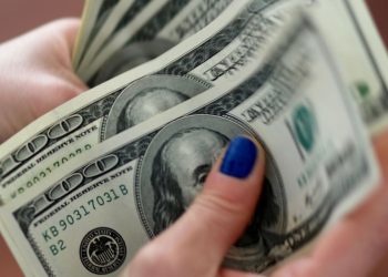 Caixa paga Auxílio Brasil a beneficiários com NIS final 7