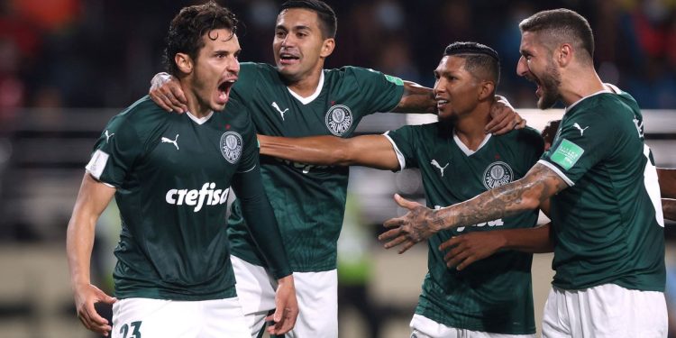Mundial de Clubes: Palmeiras vence Al Ahly por 2 a 0  e se garante na final no sábado