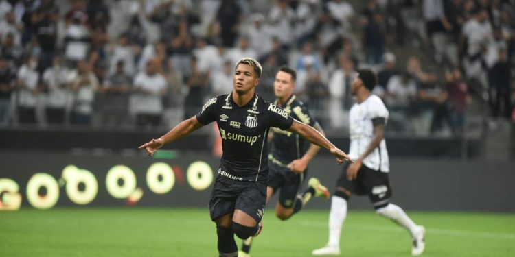 Santos ganha do Corinthians de virada por 2×1