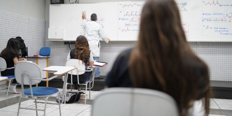 SP: ensino médio têm pior desempenho em matemática em 11 anos