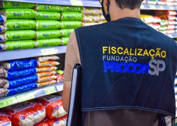 Procon de SP lança cartilha de enfrentamento ao racismo no comércio