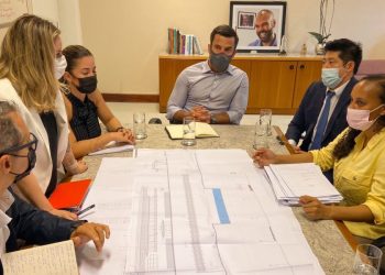 Thomas Law  apresenta projeto  da Chinatown para o presidente da SP Urbanismo