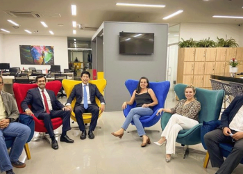 Aline Cardoso  visita o hub de inovação aberta Ibrawork