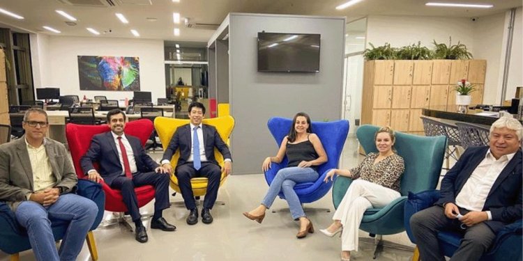 Aline Cardoso  visita o hub de inovação aberta Ibrawork