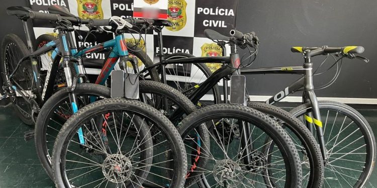 Polícia prende integrantes da  “Gangue da Bicicleta”  que age na região central