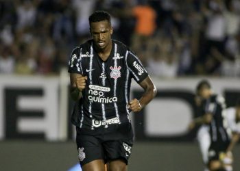 Copa do Brasil: Corinthians  empatou por 1 a 1 com a Portuguesa-RJ, no estádio do Café, em Londrina (PR).