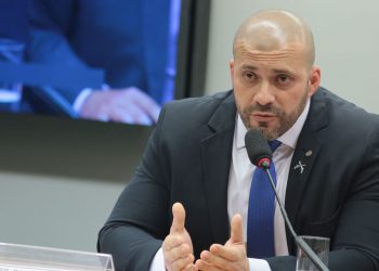 Presidente Bolsonaro  concede indulto a deputado federal Daniel Silveira