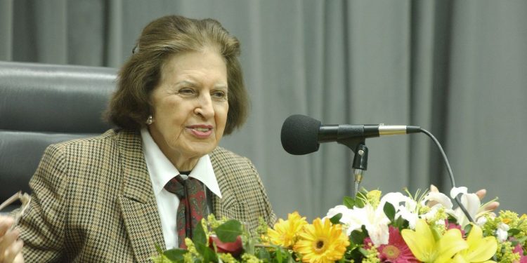 Morreu ontem (4), em São Paulo, aos 98 anos, a escritora e integrante da Academia Brasileira de Letras (ABL), Lygia Fagundes Telles.