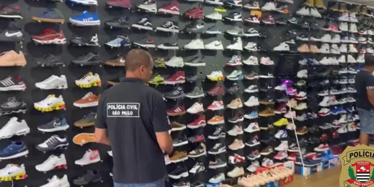 Brás: Operação Policial apreende 2 toneladas de tênis falsificados