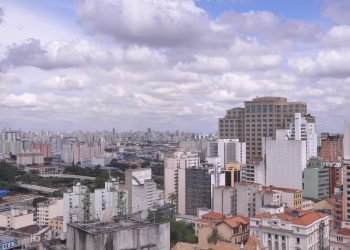 Valores de aluguéis residenciais sobem 0,82% em abril, diz FGV