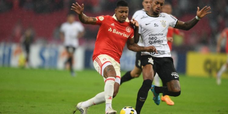Campeonato Brasileiro: Corinthians empata com o Internacional, por 2×2,em Porto Alegre.