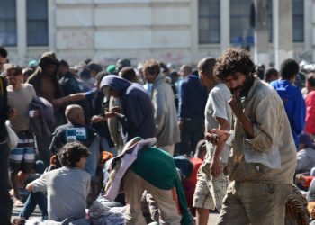 Direitos Humanos discute acolhimento na Cracolândia e repressão a ONGs que distribuem alimentos no centro
