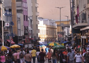 Quem quer dinheiro do povo ? São apenas R$ 4.961.519.777,00, para os partidos políticos gastarem nas eleições 2022