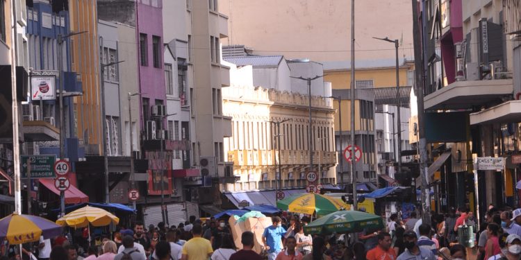 Quem quer dinheiro do povo ? São apenas R$ 4.961.519.777,00, para os partidos políticos gastarem nas eleições 2022