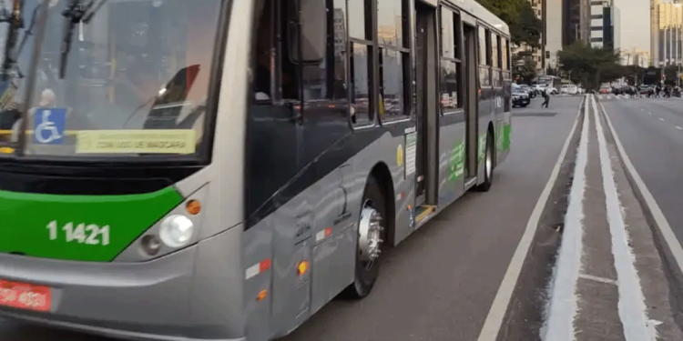 São Paulo acorda, nesta quarta-feira,29.06, com greve de ônibus. Trabalhador sofre para ir ao trabalho.