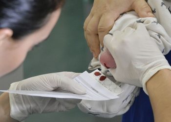 Campanha Junho Lilás alerta para importância do teste do pezinho