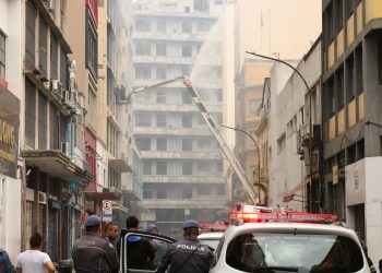 Região da 25 de Março: Prédio que foi destruído pelo fogo será demolido