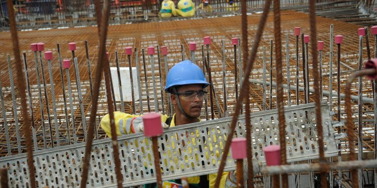 Custo da construção desacelera e sobe 0,33% em agosto Acumulado em 12 meses é de 11,40%