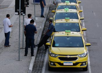 Começa hoje o pagamento do Auxílio Taxista: Motoristas cadastrados até 15 de Agosto recebe duas parcelas