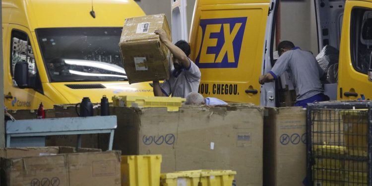 Correios exigem CPF ou CNPJ de remetentes de encomendas nacionais Exigência vale a partir desta quinta-feira  