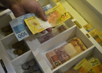 Mercado financeiro brasileiro  reduz projeção da inflação de 6,7% para 6,61%:  Zona do Euro 9,1%