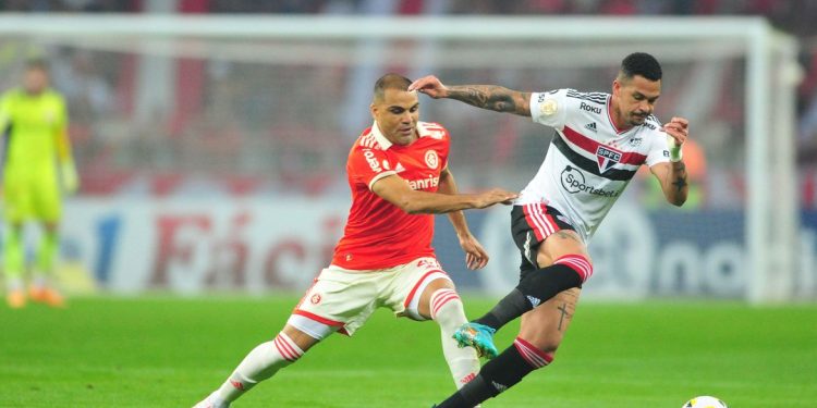 São Paulo e Internacional se enfrentam, a partir das 21h30 (horário de Brasília) desta terça-feira (8), no estádio do Morumbi.