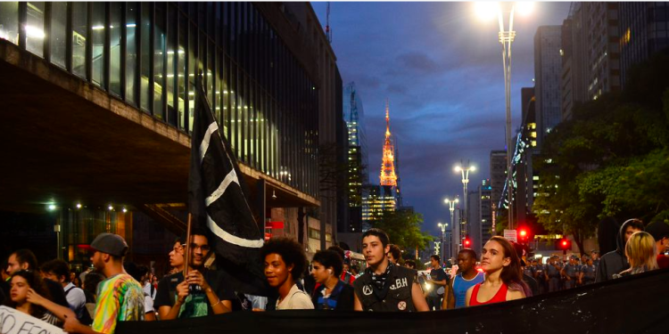 Alerta vermelho:Após dois anos de covid, um em cada quatro jovens não estuda
