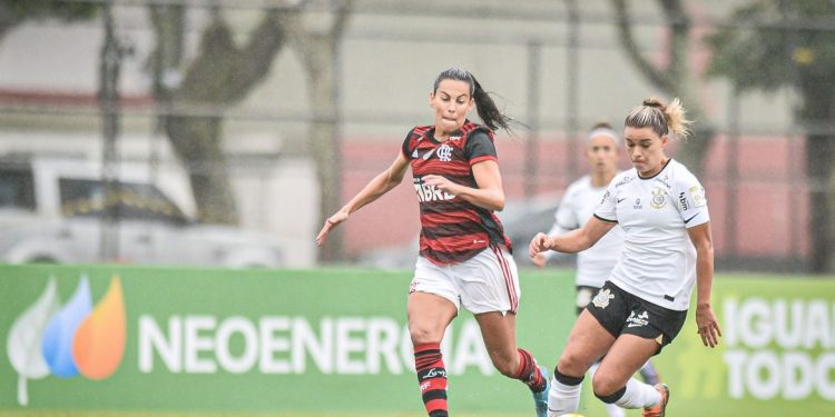 Corinthians e Flamengo disputam o primeiro grande título do futebol feminino na temporada 2023