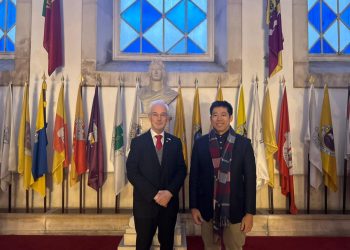 Empresário Thomas Law e recebido em Portugal pelo Prefeito de Coimbra