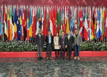Ibrachina em Pequim: Chinese Bridge Club in São Paulo visita o Center for Language and Cooperation, em Beijing