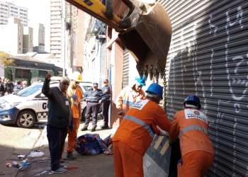 São Paulo Centro: Subprefeitura Sé realiza emparedamento em ferros velhos irregulares