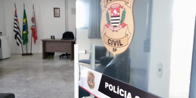 Policiais cegos se destacam no atendimento a moradores no 197 da Polícia Civil de SP