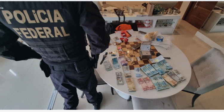 Polícia Federal e Ministério Público realizam  operação para prender organização criminosa ligada a máfia chinesa no brás
