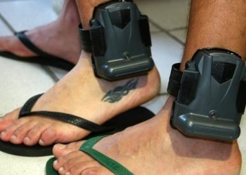 Lei Maria da Penha: Ministério lança edital para ampliar uso de tornozeleiras eletrônicas