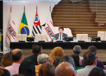 Advogado Thomas Law participa de seminário na sede da Fiesp