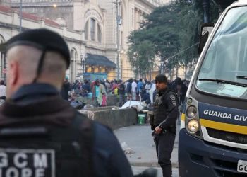 Repercussão da denúncia contra guardas-civis por militância na Cracolândia: debate acirrado sobre segurança e direitos humanos.