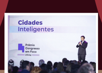 Thomas Law entrega no Congresso Nacional o prêmio da categoria “Cidades Inteligentes”.