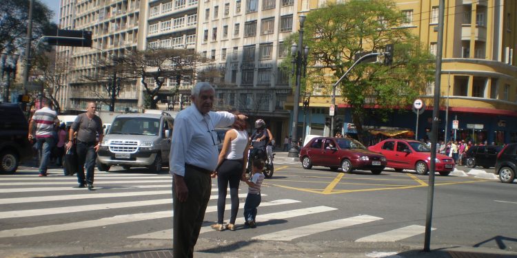 Apagão na 25 de Março: Lojistas no Escuro Novamente