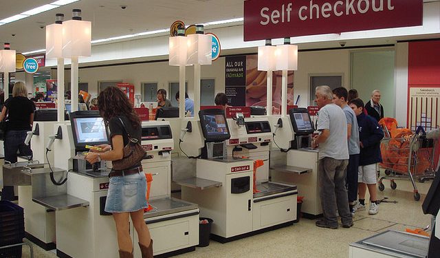 Vale ou não a pena investir em self-checkout?