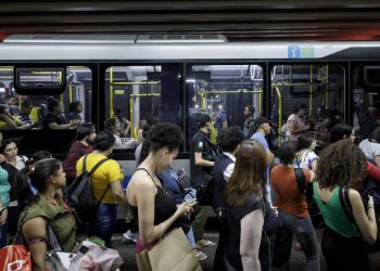 Desigualdade em São Paulo: 47% dos idosos trabalham na informalidade e mulheres enfrentam desemprego elevado