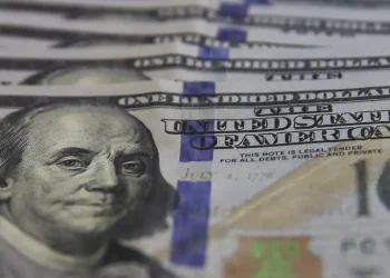 Dólar sobe para R$ 5,69 e atinge maior nível desde agosto