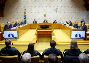 Maioria do STF Defende Presença de Símbolos Religiosos em Repartições Públicas