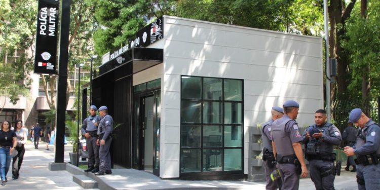 Avenida Paulista ganha base comunitária da Polícia Militar , em frente ao Parque Trianon