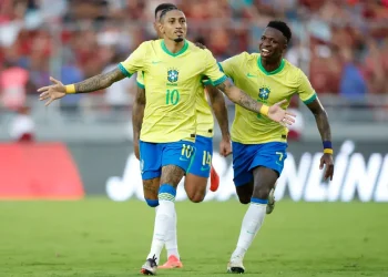 Brasil e Uruguai se enfrentam pelas eliminatórias em Salvador