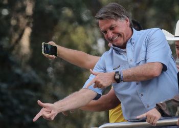 Bolsonaro e aliados são indiciados por supostos crimes contra a democracia, incluindo tentativa de golpe de Estado