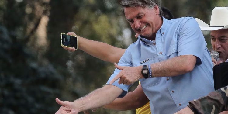 Bolsonaro e aliados são indiciados por supostos crimes contra a democracia, incluindo tentativa de golpe de Estado