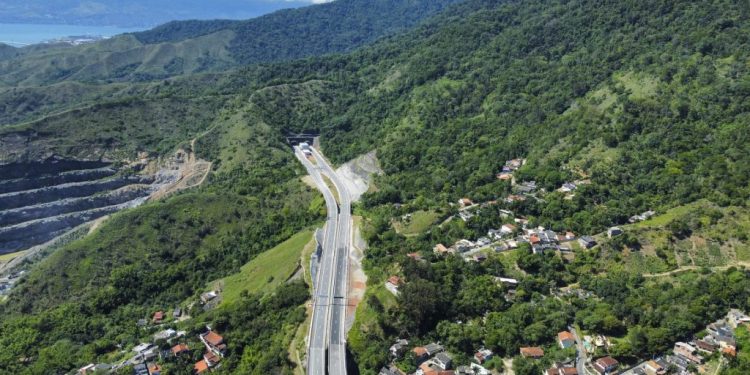 Inaugurado o Contorno Sul da Rodovia dos Tamoios que liga Caraguatatuba a São Sebastião e beneficia 250 mil habitantes