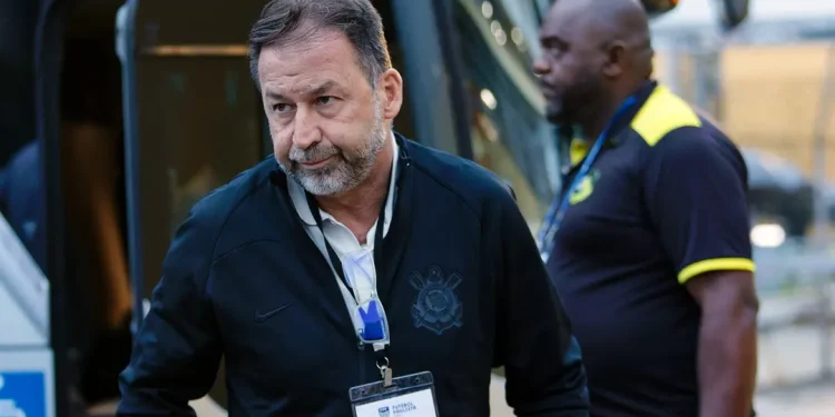 Impeachment no Corinthians: entenda a reunião que pode tirar Augusto Melo da presidência