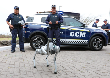  Réveillon na Paulista terá cão robô e base móvel do Smart Sampa 