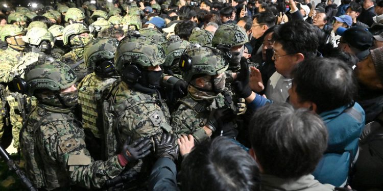 Crise na Coreia do Sul: Povo quer impeachment do Presidente Sul Coreano. País torna-se ingovernável